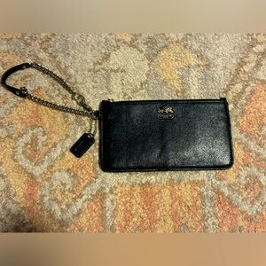 COACH wristlet in perfect condition